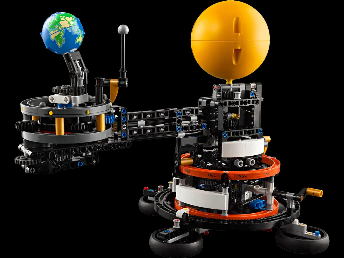 42179 Technic Planet Earth and Moon in Orbit